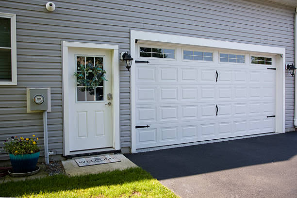 24/7 Emergency Garage Door Panel Replacement experts in Pea Ridge, AR